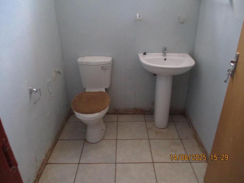 8 Bedroom Property for Sale in Bainsvlei Free State